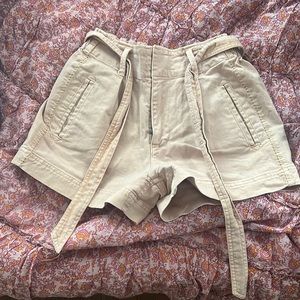 Splendid LA , high waisted dusty rose denim shorts w belt. XS